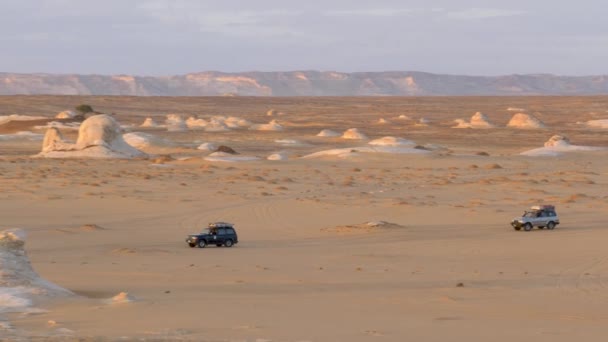Jeep Safari Cars Driving Desert Sunset White Desert Egypt — Video Stock