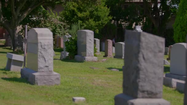 Headstones Pelham Cemetery Bronx Flag Headstone Sunny Day — Vídeo de Stock