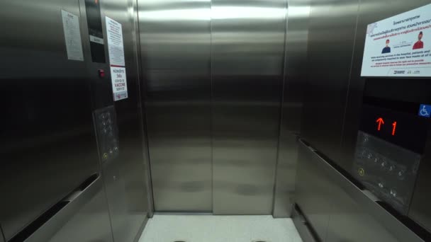 Elevator Close Bangkok Hospital — Video Stock