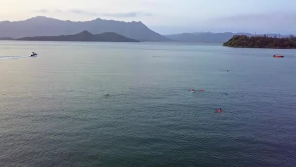 Dynamic Aerial Footage Fast Boat Swimming Tourists Sai Kung Town — 图库视频影像