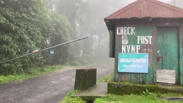 Контрольно Пропускной Пункт Неора Индии Лох Рядом Национальным Парком Neora — стоковое видео