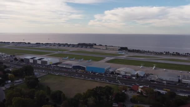 Tracking Shot Airplane Taking Airport Buenos Aires River Background — Video