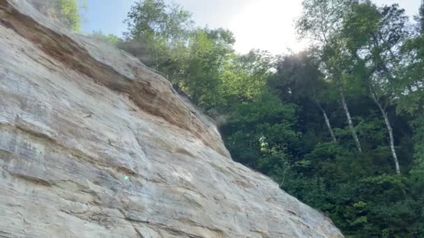 Huge Rock Formation Cliff Trees Pictured Rocks Sunny Day Light — Wideo stockowe