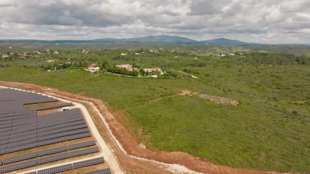 Long Aerial Shot Solar Farm Beautiful Villas Portuguese Countryside Concept — Video Stock