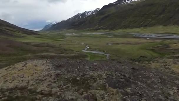 Fpv Drohnenvideo Isländischen Gebirge — Stockvideo