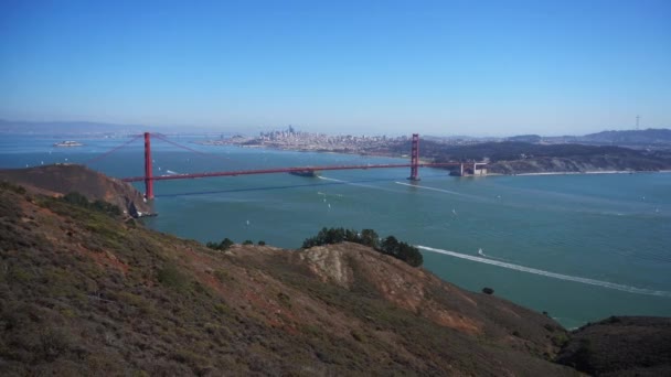 Epikus Kilátás Nyílik Golden Gate Híd Óceán Partján San Francisco — Stock videók