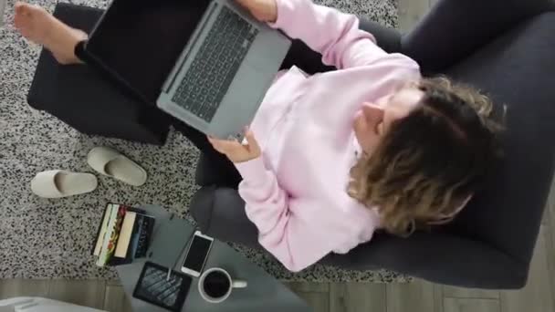 Work Home Freelancer Working Comfortable Armchair Computer — Vídeo de stock