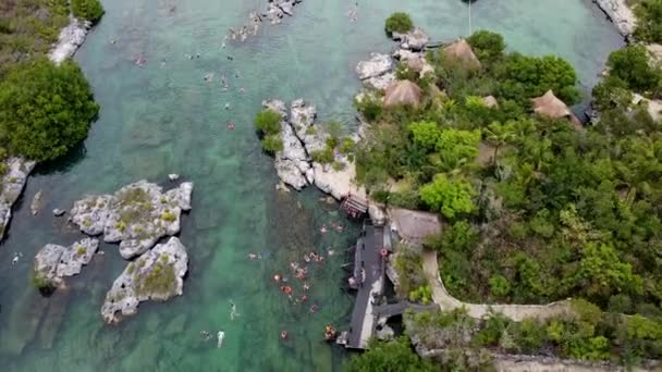 Una Splendida Vista Del Cenote Yal Presso Bellissima Spiaggia Caraibica — Video Stock