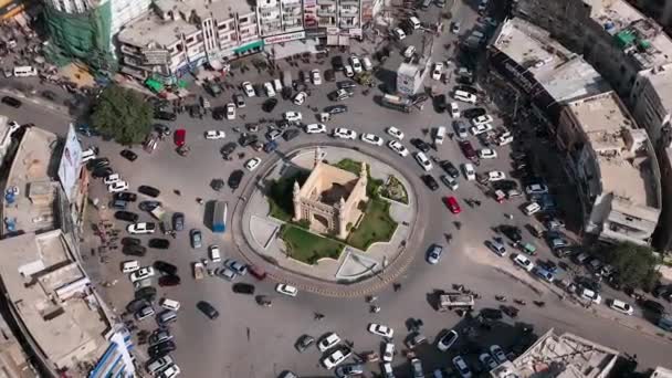 Flygfoto Roterande Skott Huvudgatan Karachi Pakistan Rödingen Minar Landmärke Vid — Stockvideo