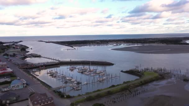 Aerial View Old Town Bandon Marina Horizon Ocean Drone Orbit — Stockvideo