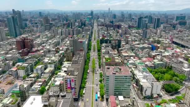 Aerial Flyover Zhongxiao Donglu Avenue Traffic Downtown Taipei City Sunny — Αρχείο Βίντεο