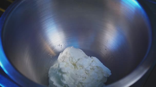 Preparando Queijo Baixa Gordura Maionese Atum Enlatado Uma Tigela Mistura — Vídeo de Stock