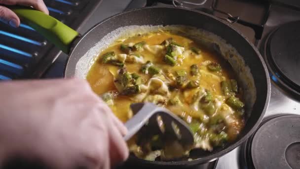 Cooking Stirring Asparagus Eggs Pan Breakfast Close — Vídeo de Stock