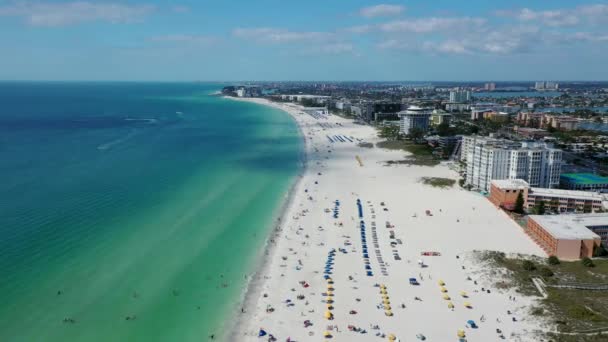 美国佛罗里达州圣彼得海滩的风景海 空中后撤 — 图库视频影像