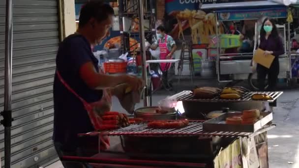 Street Stall Vendor Grilled Bananas Streets Bangkok Small Business Street — Stockvideo