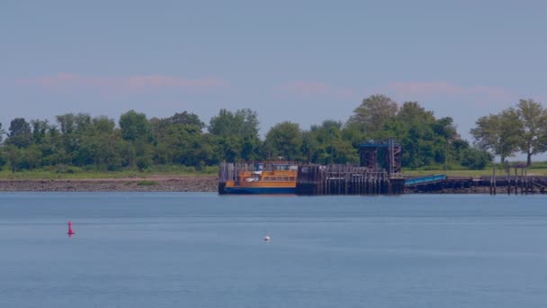 Orange Roll Roll Ferry Leaving Prison Dock Hart Island White — Stock Video