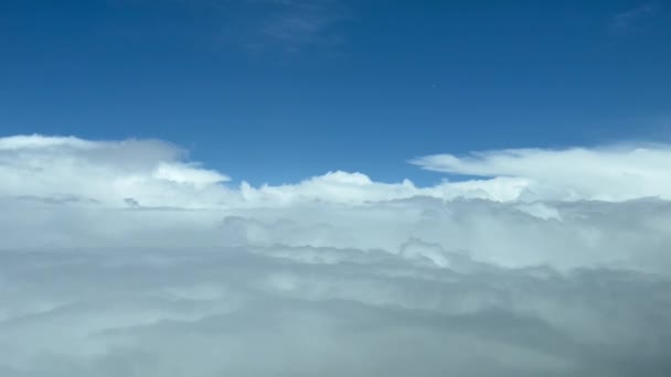 Νίκαια Εναέρια Άποψη Πιλοτήριο Jet Ενός Βρώμικο Ουρανό Πολλά Θυελλώδη — Αρχείο Βίντεο