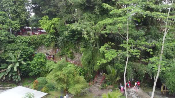 Yogyakarta Endonezya Mayıs 2022 Çocuk Ormana Tırmanma Kaygan Macera Parkı — Stok video