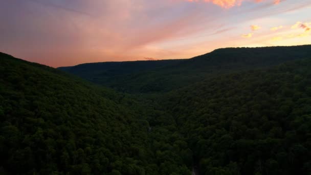 Stunning Drone Video Footage Stunning Appalachian Mountain Valley Summer Sunset — 비디오