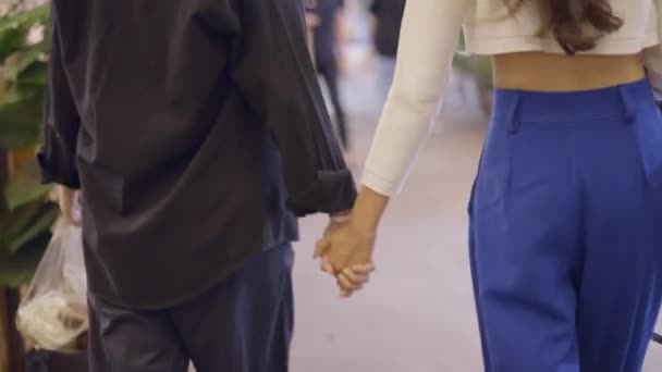 Young Couple Love Walking Street Holding Hands Enjoying Each Other — Vídeos de Stock