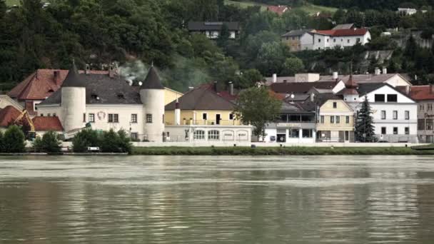 Houses Banks Danube — Stock Video