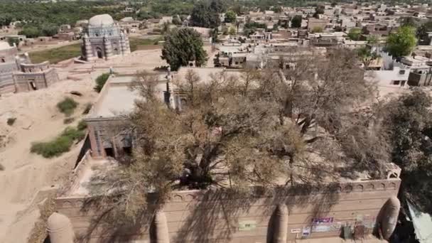 Pemandangan Udara Makam Dan Masjid Jalaluddin Bukhari Uch Sharif Pakistan — Stok Video