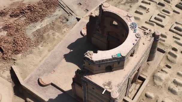 Aerial Overhead View Ustad Nuriya Tomb Uch Sharif Circle Dolly — Vídeos de Stock