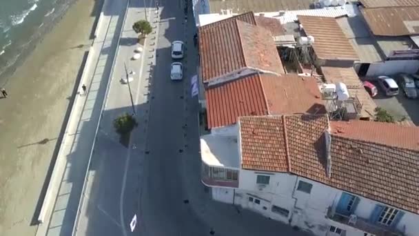 Tilt Shot Revealing Mackenzie Street Located Stunning Clear Sea Larnaca — Video Stock