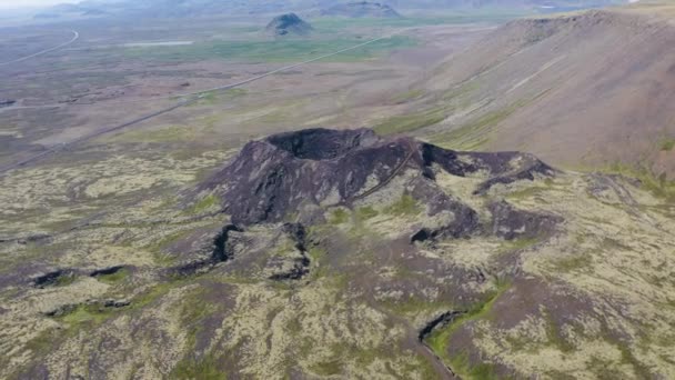 Tembakan Udara Dari Gunung Berapi Eldborg Yang Luar Biasa Islandia — Stok Video