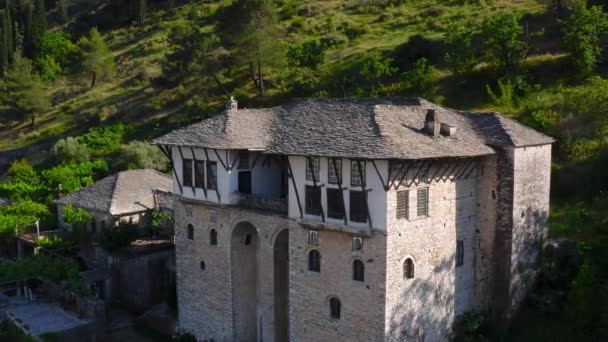 阿尔巴尼亚吉罗卡斯特市传统的奥斯曼风格的古建筑 古典建筑 — 图库视频影像