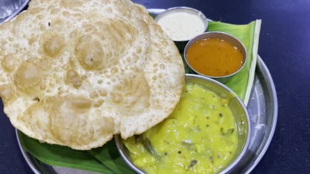 Static Shot Delicious Indian Food Platter Consisting Puri Sabji Dal — Stockvideo