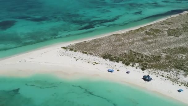 带涡旋水 Cayo Agua Los Roques Pan Left的Gorgeial Aerial Landscape Caribbean — 图库视频影像