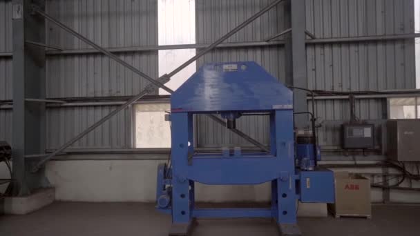Modern Pressing Machine Storehouse Dolvi Port India Full Shot — Stock Video
