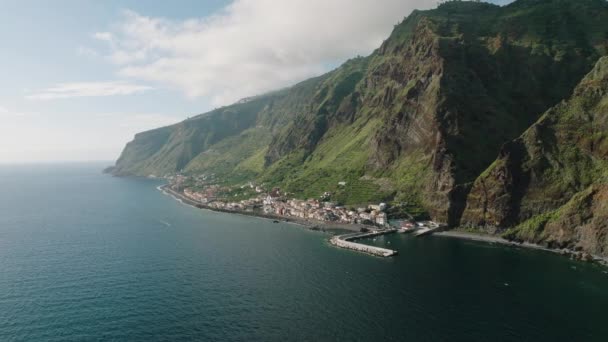 Coastal Town Bottom Precipitous Cliffs Paul Mar Madeira Aerial — ストック動画