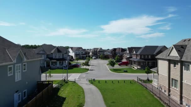 Rising Drone Shot Court Circle Street Type Suburbb Neighbourb — Stock video