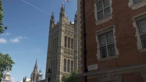 View Victoria Tower Millbank House Little College Street Sunny Day — ストック動画