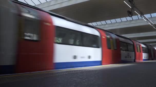 Westbound Jubilee Line Train Arriving Platform Finchley Road Station May — 图库视频影像