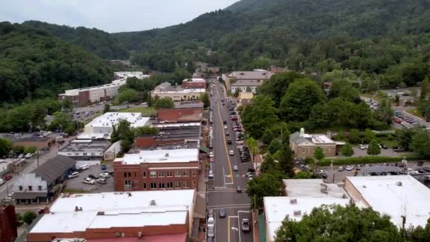 Aerial Slow Pullout Boone North Carolina — Stockvideo