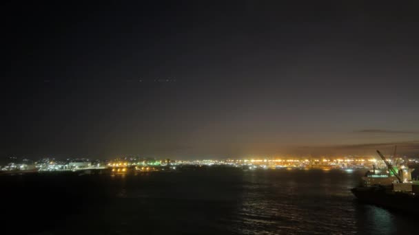 德班港港口的港口灯 船上和船坞起重机 — 图库视频影像