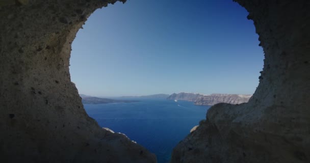 Heart Santorini Cave Cliffside View Greece — ストック動画