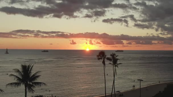 Aerial View Sun Setting Ala Moana Beach Oahu Hawaii — Vídeo de Stock