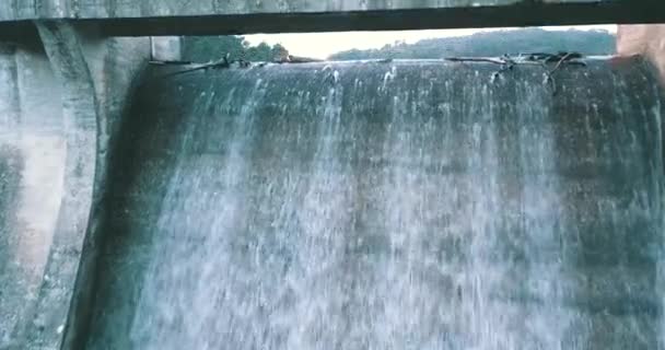 Mula Dam Lake Dam Sky Reserve Crossing Falling Water Big — Stock Video