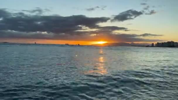 Moving Timelapse Colorful Sunset Waikiki Beach Oahu Hawaii — ストック動画