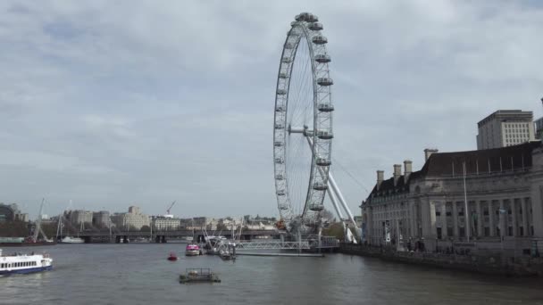 Scenic Shot Impressive London Eye Ferris Wheel Westminster Bridge Overlooking — Stockvideo