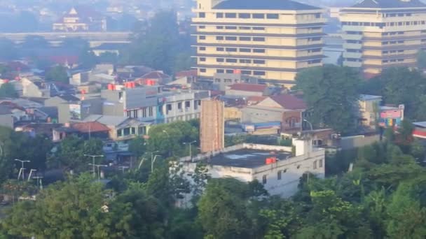 Zicht Een Woonwijk Mistige Ochtend Door Luchtvervuiling Oost Jakarta Indonesië — Stockvideo
