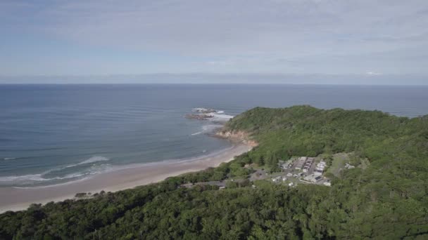 Tranquil Seascape Dense Rainforests Broken Head New South Wales Australia — стоковое видео