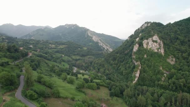 Scenic Aerial View Oof Levinco Natural Surroundings Aller Asturias Spain — Vídeos de Stock