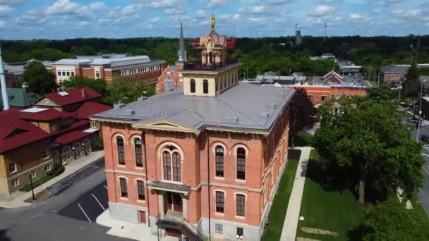 Delaware Ohio Old County Courthouse Aerial Drone — Vídeos de Stock