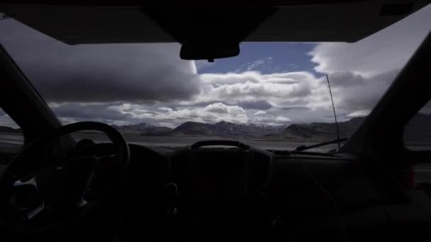 4K冰岛时间从Rv内部下降 — 图库视频影像