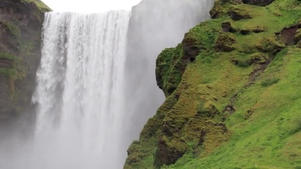 Island Skogafoss Wasserfall Von Rechts Nach Links Pfanne — Stockvideo